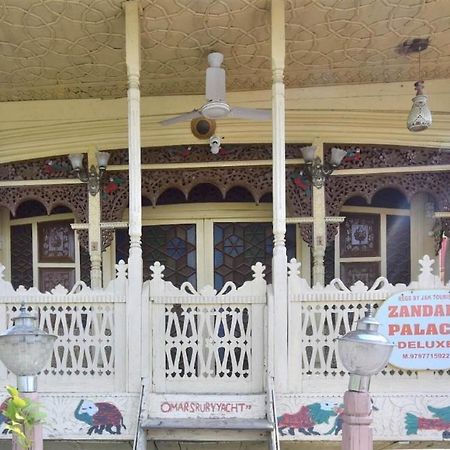Houseboat Zaindari Palace Srinagar  Luaran gambar