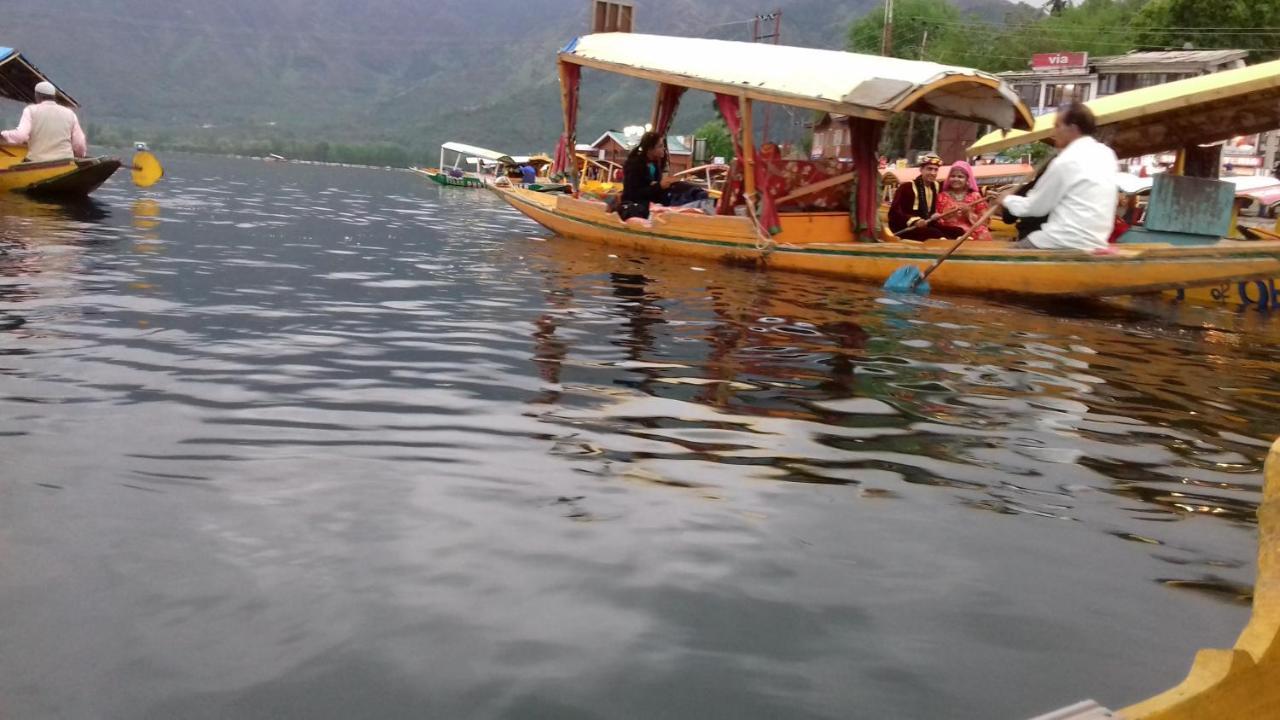 Houseboat Zaindari Palace Srinagar  Luaran gambar