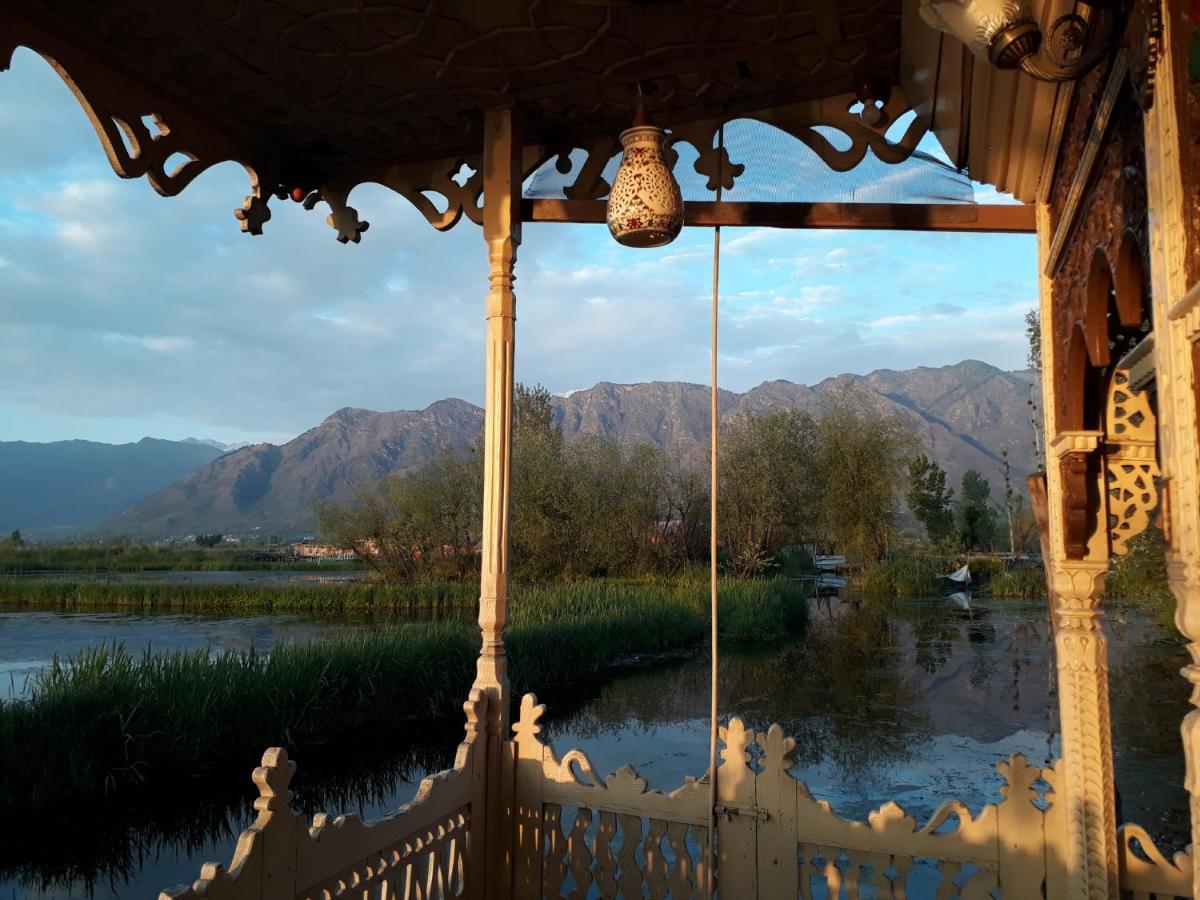 Houseboat Zaindari Palace Srinagar  Luaran gambar