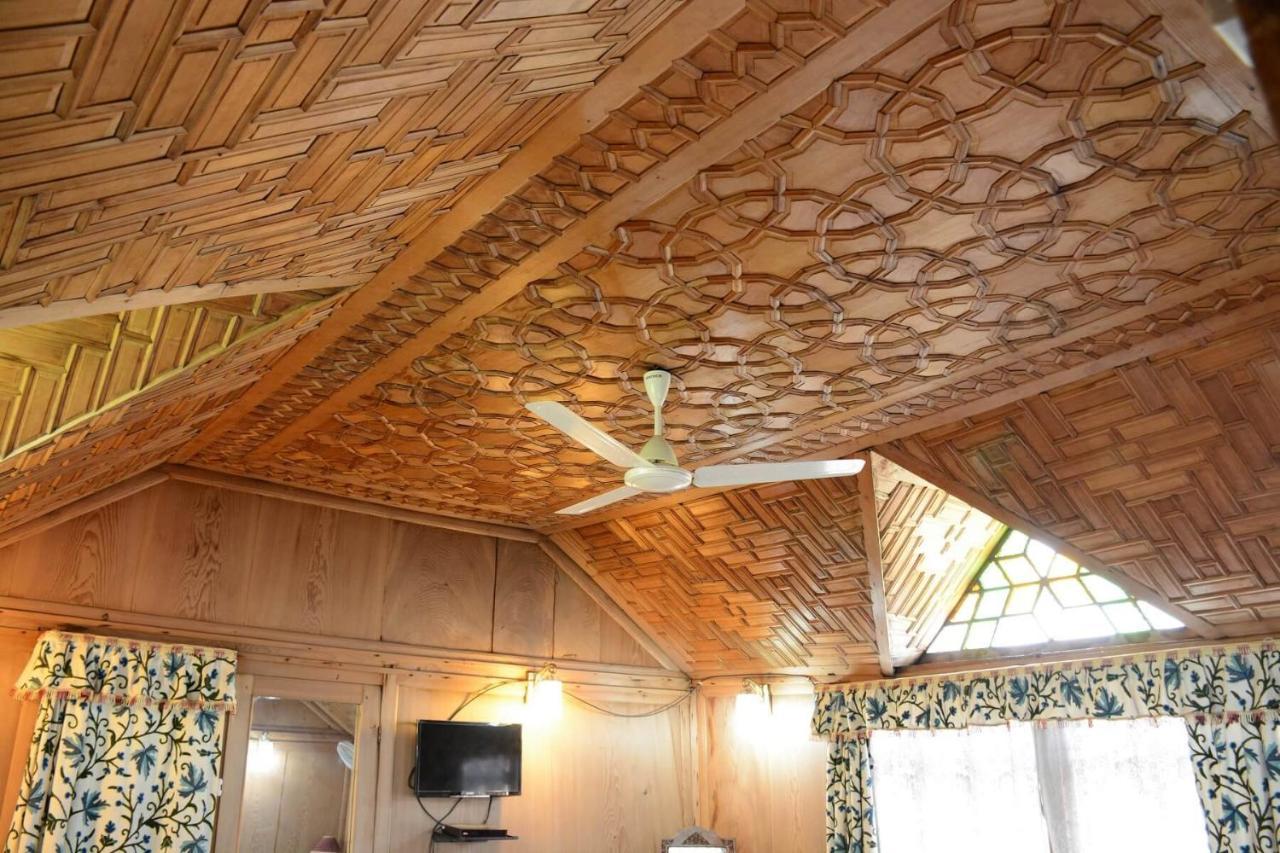 Houseboat Zaindari Palace Srinagar  Luaran gambar
