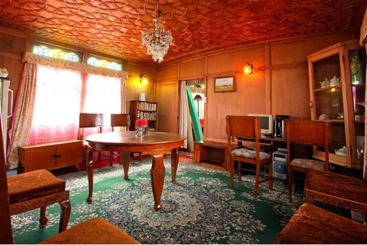 Houseboat Zaindari Palace Srinagar  Luaran gambar