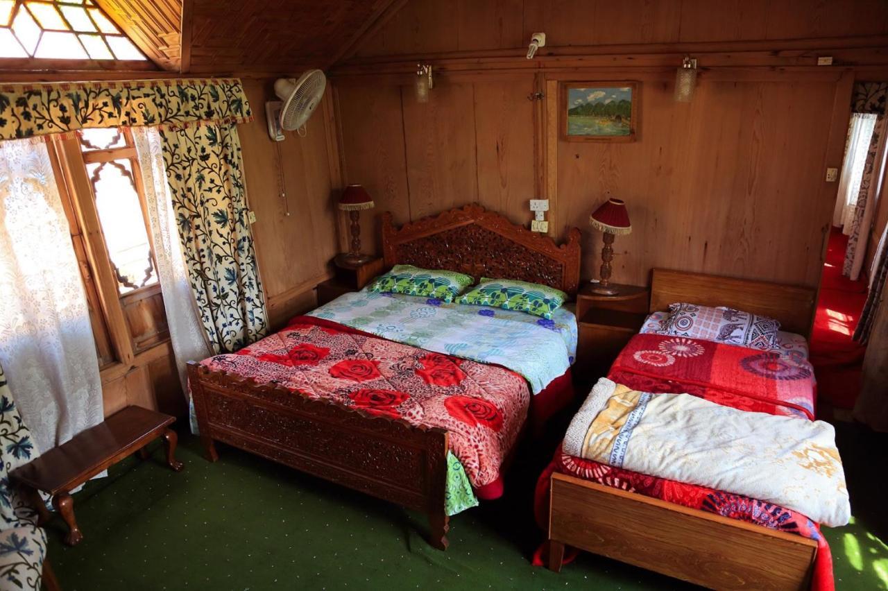 Houseboat Zaindari Palace Srinagar  Luaran gambar