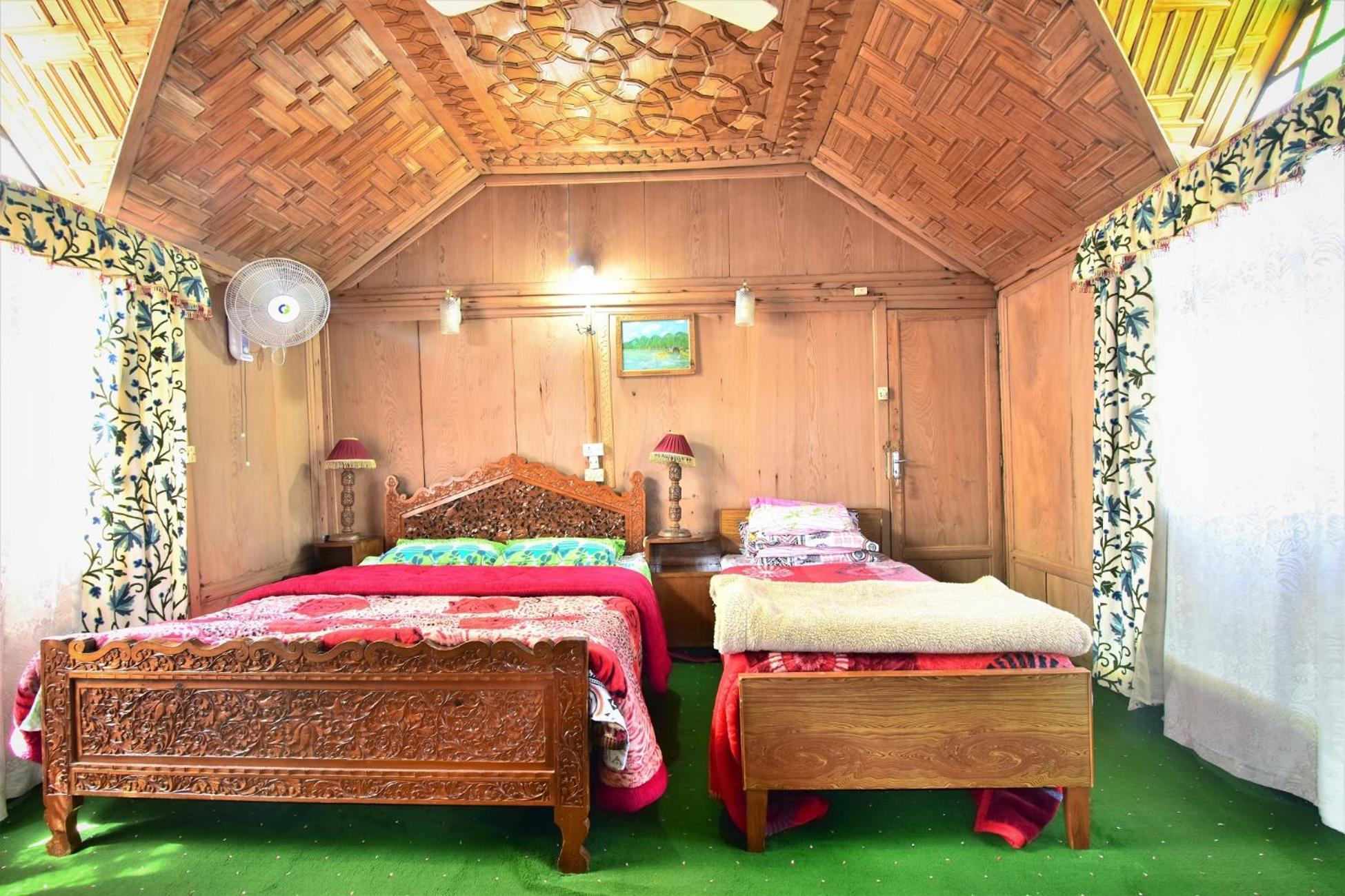 Houseboat Zaindari Palace Srinagar  Luaran gambar