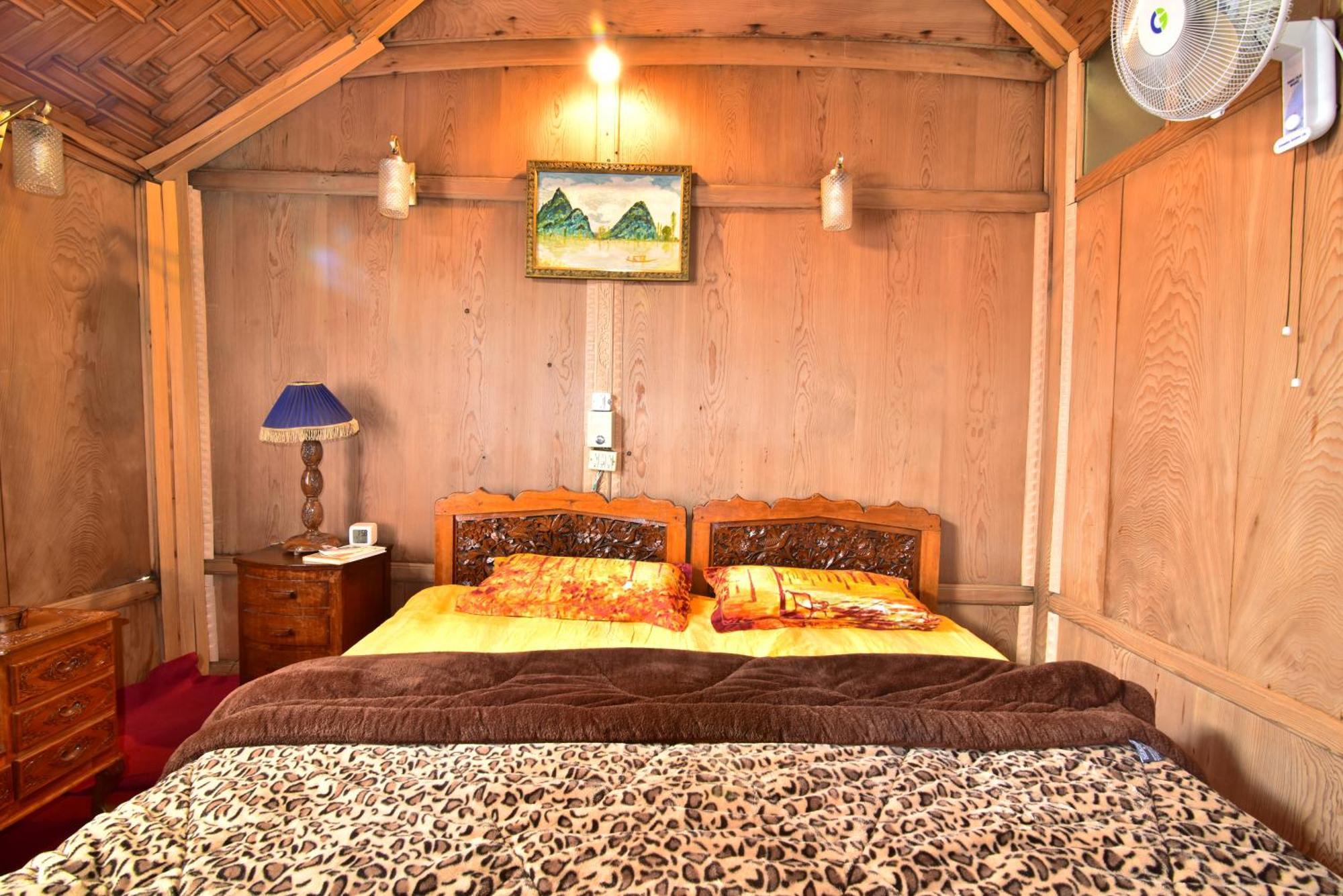 Houseboat Zaindari Palace Srinagar  Luaran gambar