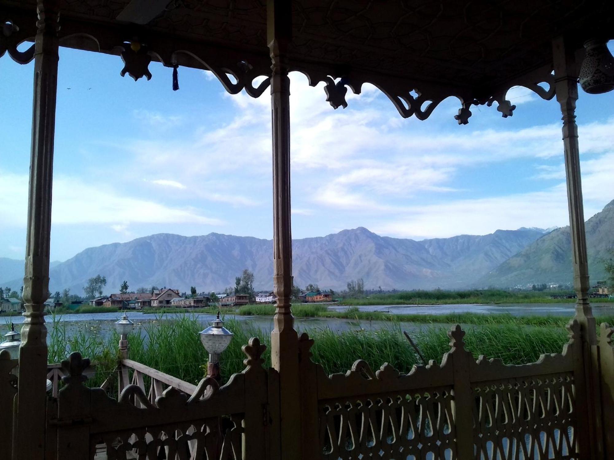 Houseboat Zaindari Palace Srinagar  Luaran gambar