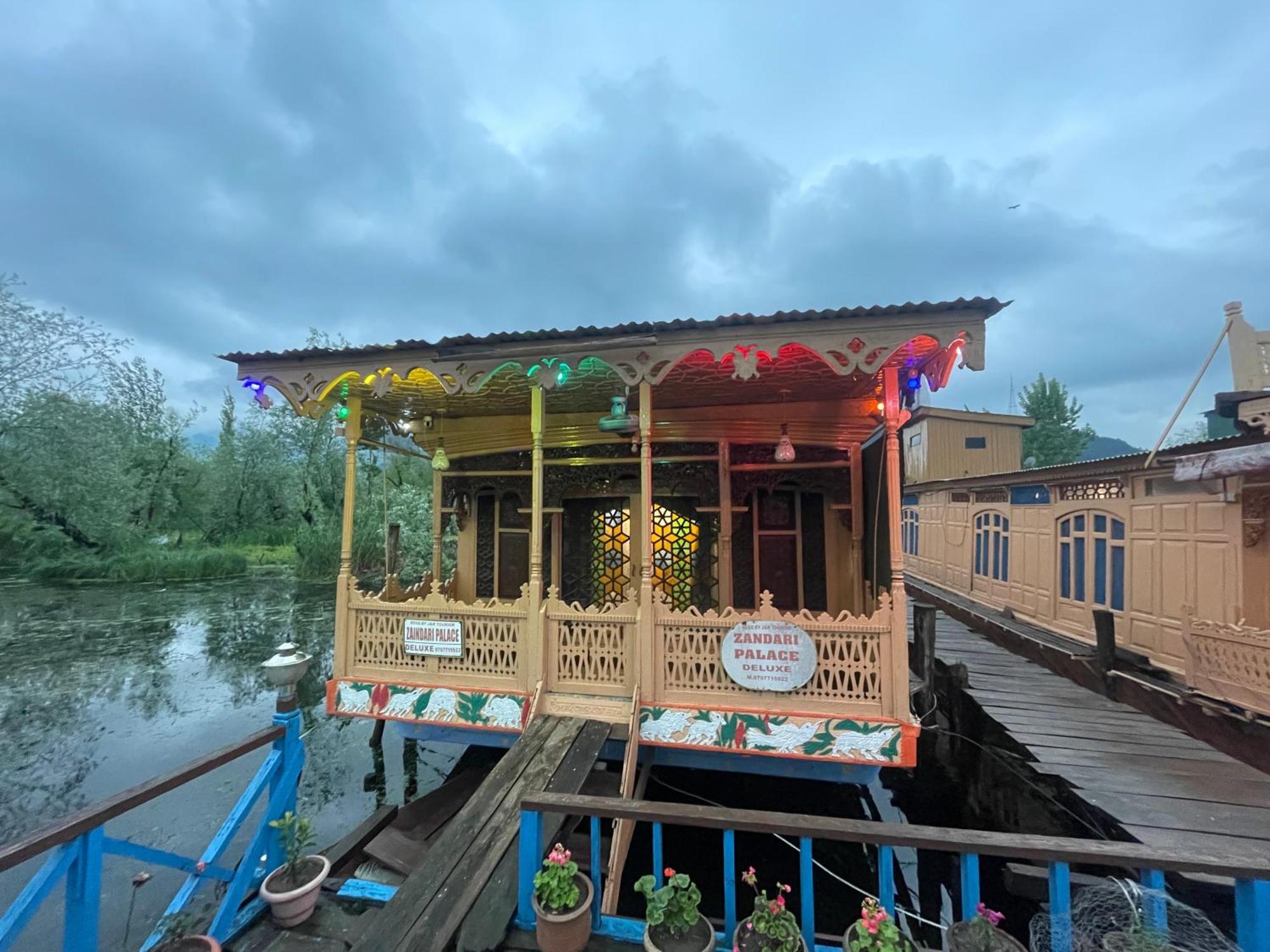 Houseboat Zaindari Palace Srinagar  Luaran gambar