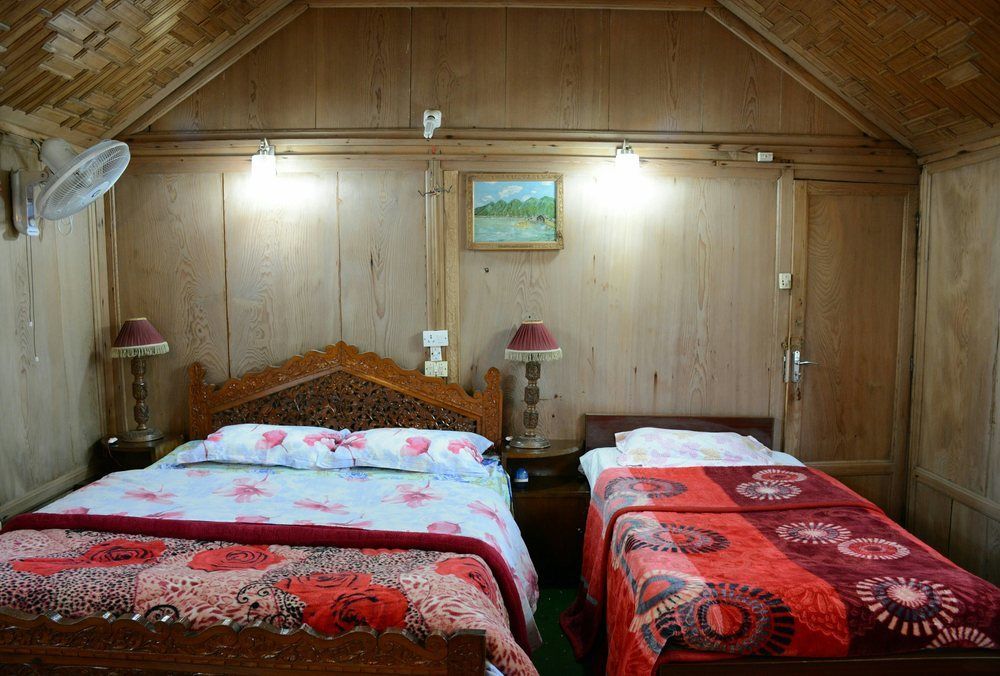 Houseboat Zaindari Palace Srinagar  Luaran gambar