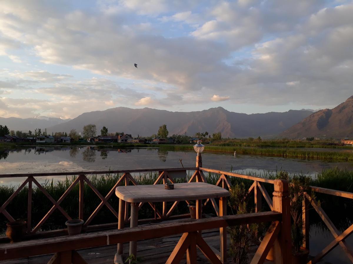 Houseboat Zaindari Palace Srinagar  Luaran gambar