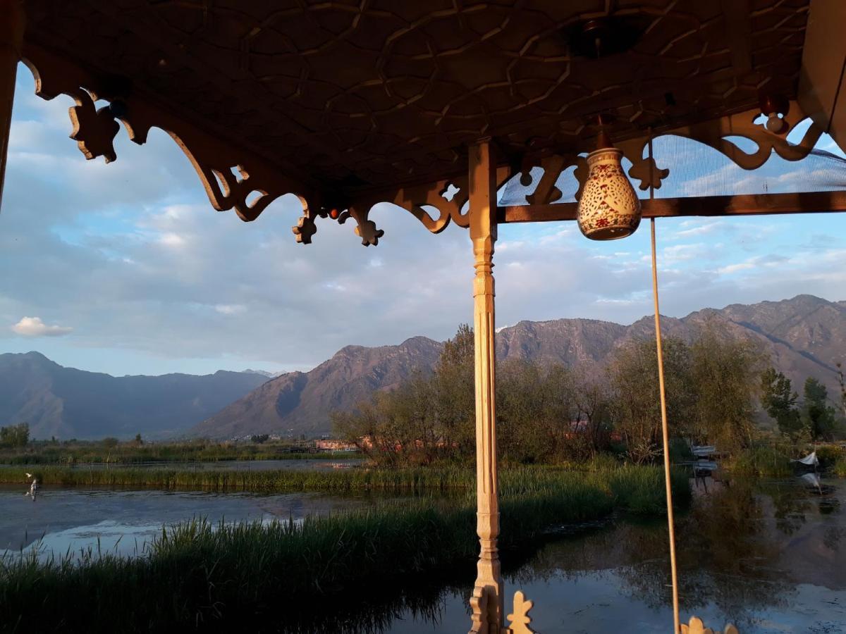 Houseboat Zaindari Palace Srinagar  Luaran gambar